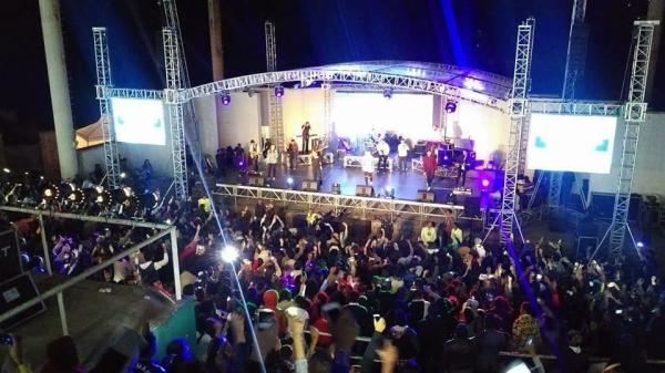 White Cover 6Pillars 450*450MM Truss Size 12*12*7M Lighting Global Stage