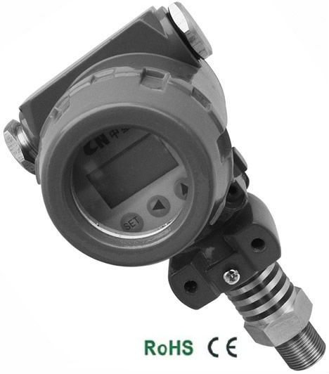 High-frequency large range pressure transmitter