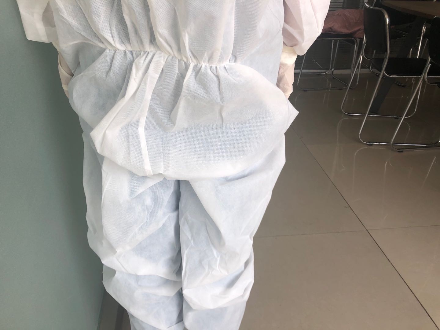 Personal Care Hospital Isolation Gowns Anti - Static Waterproof