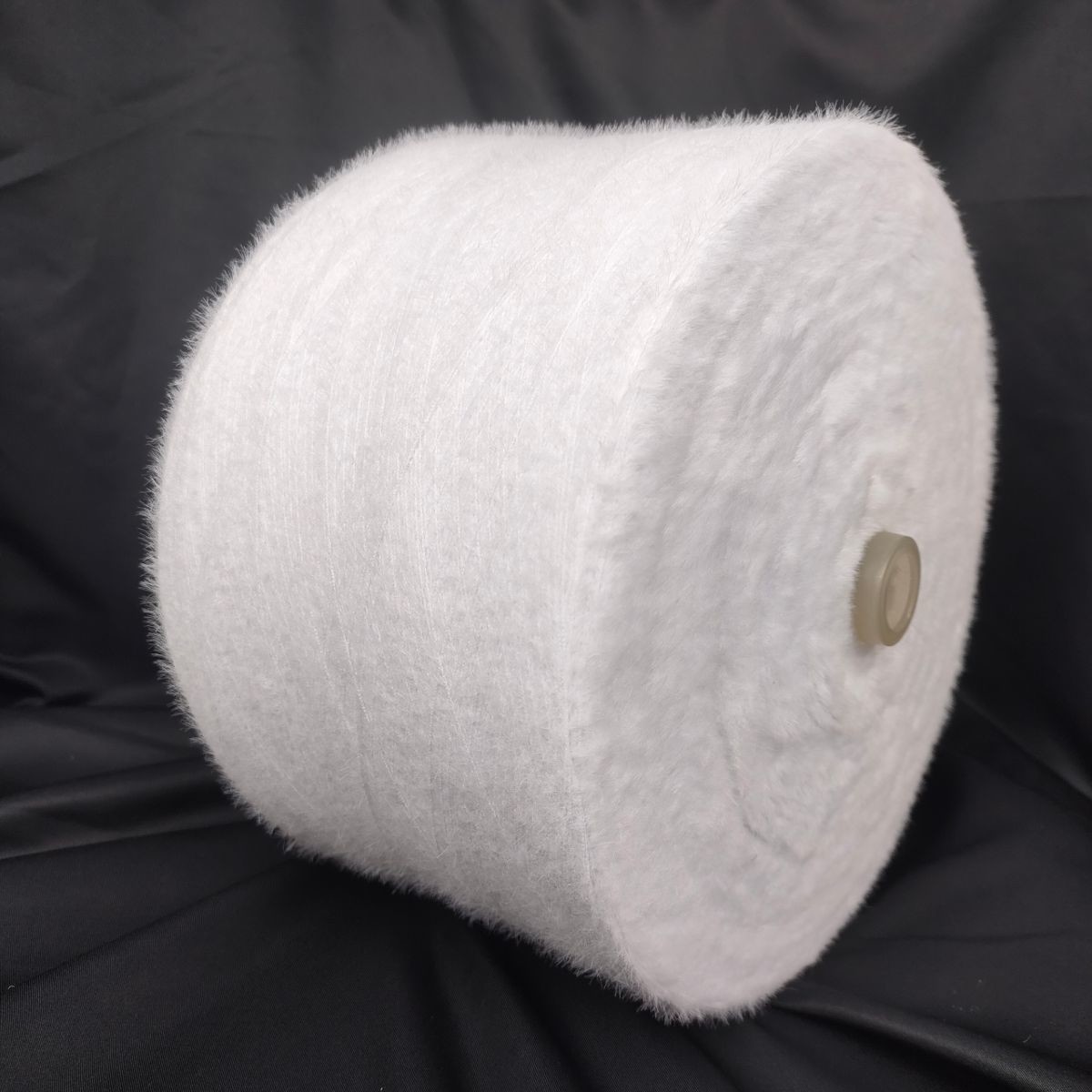 1.3cm NM12 Bleached White / Raw White Nylon Feather Yarn For Flat Machine Knitting