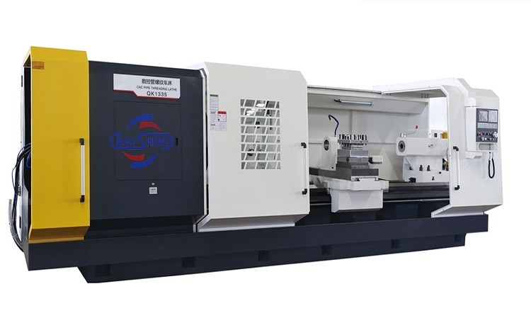 Large Spindle Boring Pipe Threading Lathe Machine With Double Chuck