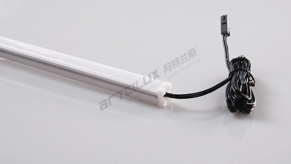 12V Standard Cabinet Strip Light 90lm White Emitting Color Adjustable Length