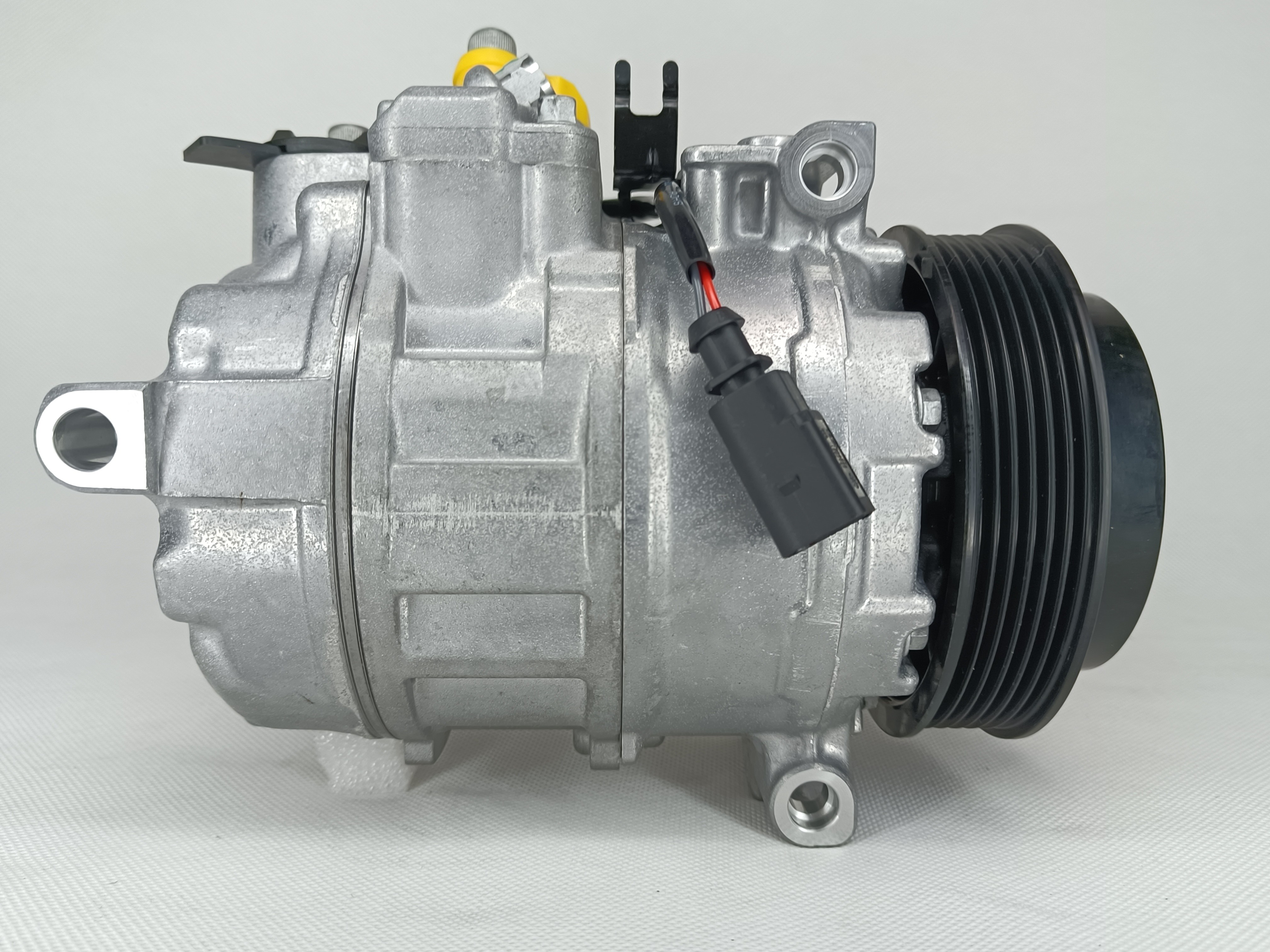 Car Air Conditioner Compressor For Porsche Panamera 3.0 97012601100 97012601106