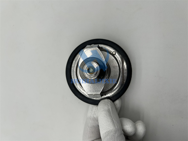 Excavator Electrical Part 1137700700 Thermostat Assembly For 6BD1 6BG1 4BG1 Engine 1137700700 For ZX200 EX100-5 ZX230 ZX270 Excavator