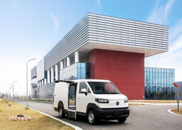 Commercial High Speed Electric Cargo Van 220km Endurance For Transportation