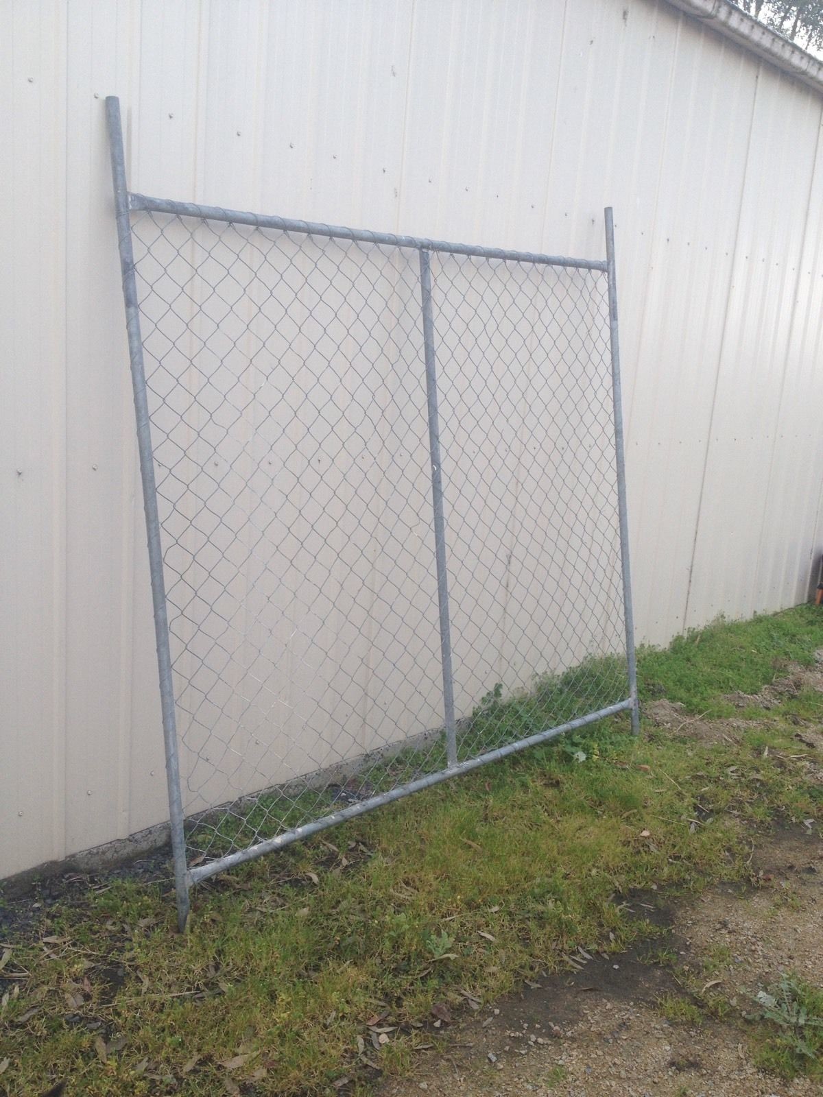 Darwin Cyclone Wire Temporary Fencing ,Chain link wire Temp Fence for sale 2100mm x 2500mm width mesh 50mm x 50mm