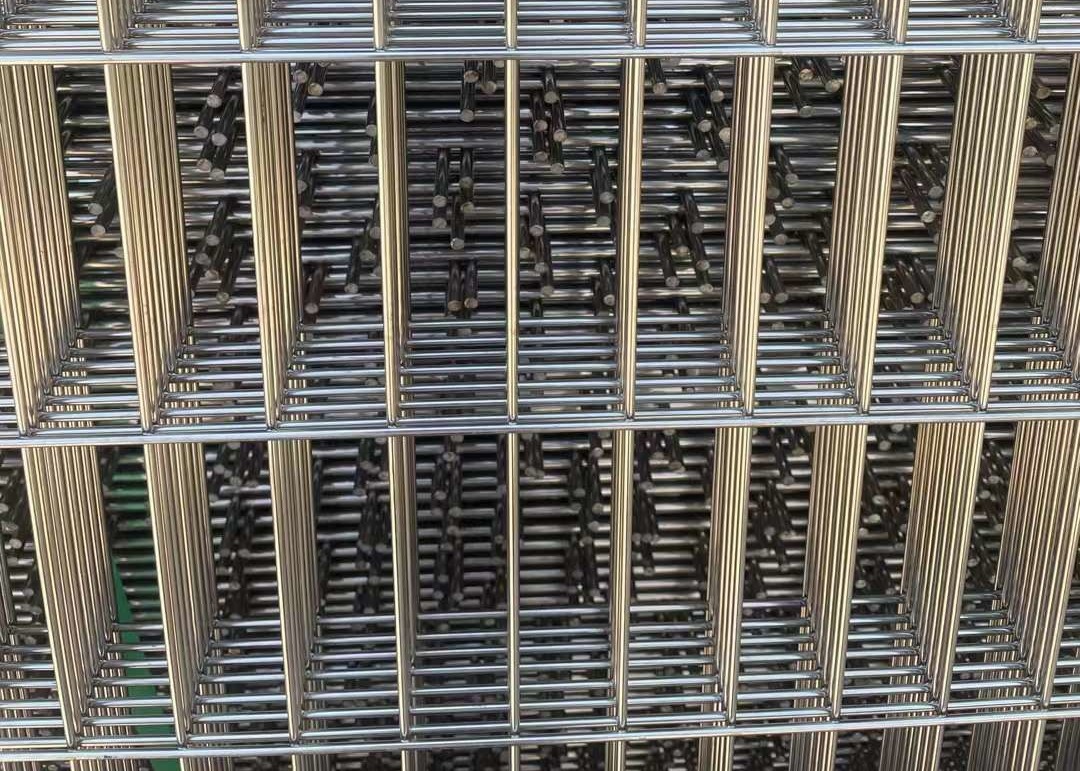 Silver 304 316 1x1 Welded Wire Mesh High Tensile Strength