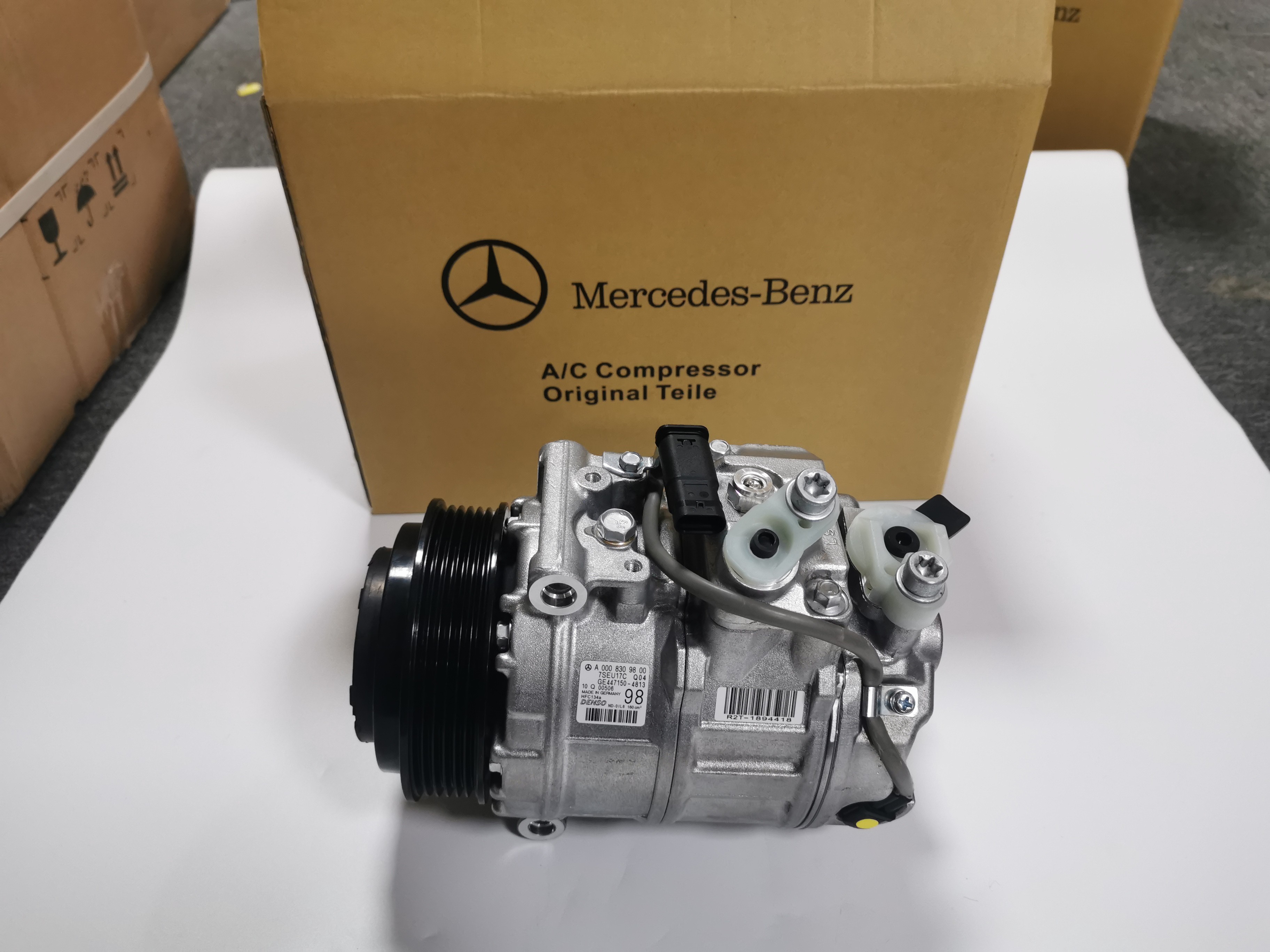 Electric Ac Compressor Engine Parts A0002306511 A0002309011 For BENZ W203