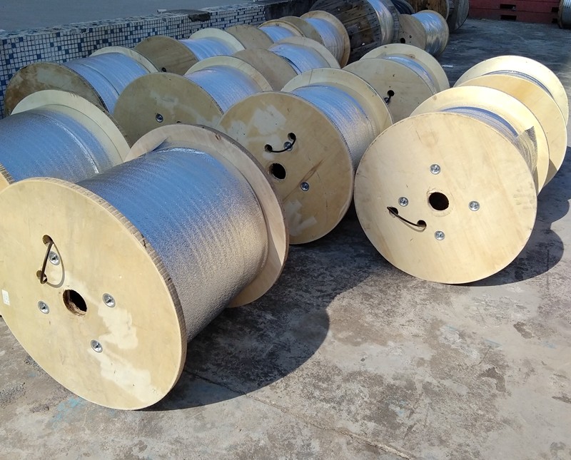GYFTY53 Stranded Loose Tube Fiber Cable , Non Metallic Strength Member Armored Cable
