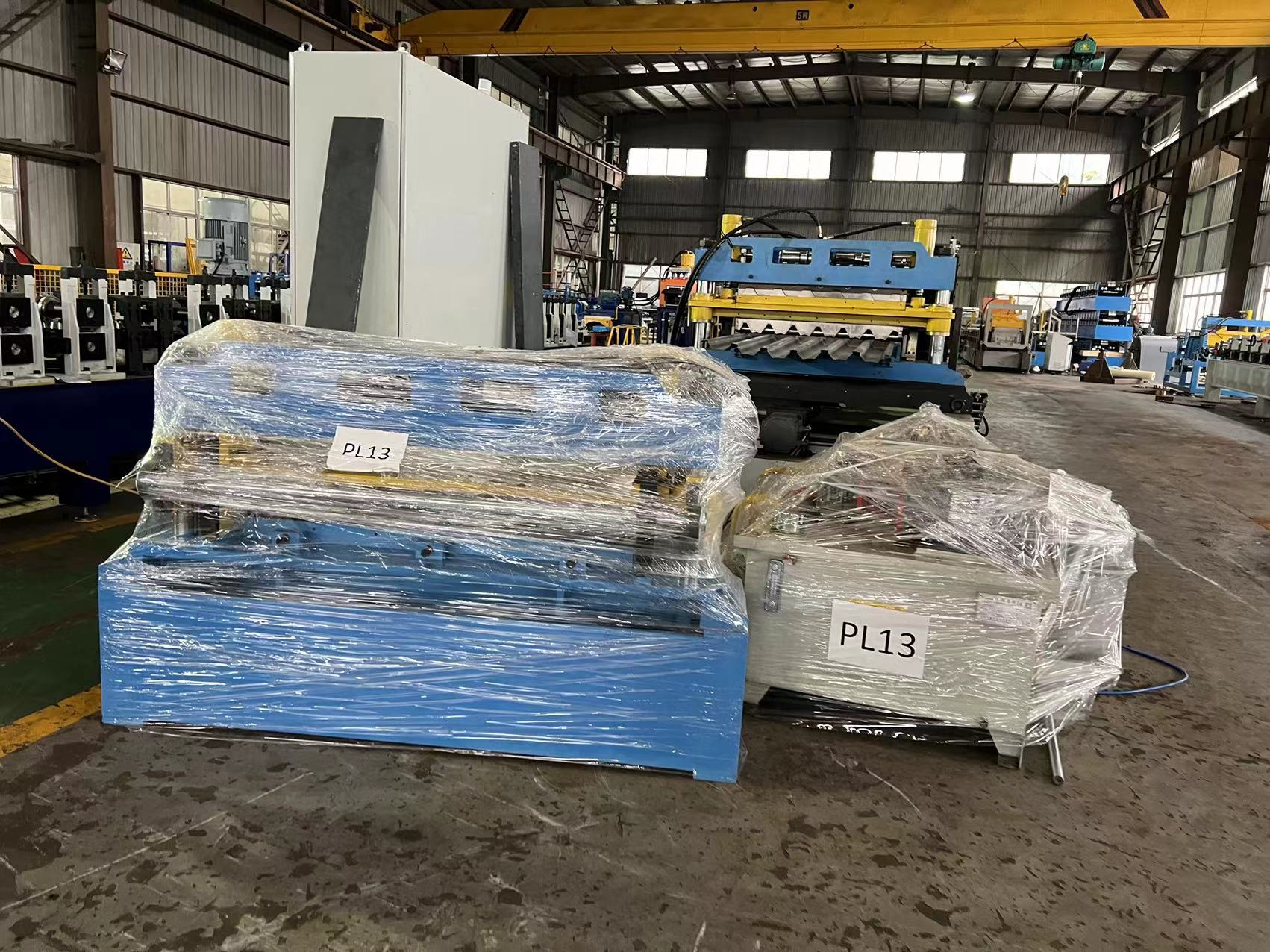 PLC Touch Screen Control Deck Floor Panel Roller Making Machine 28 Forming Stations