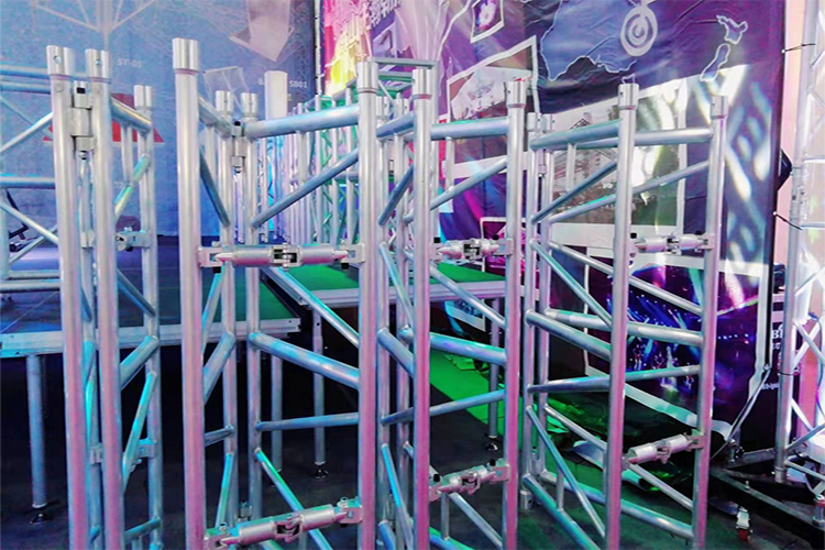290*290*3000mm Aluminum Spigot Truss for Hanging Light and Audio at Outdoor Concert Event