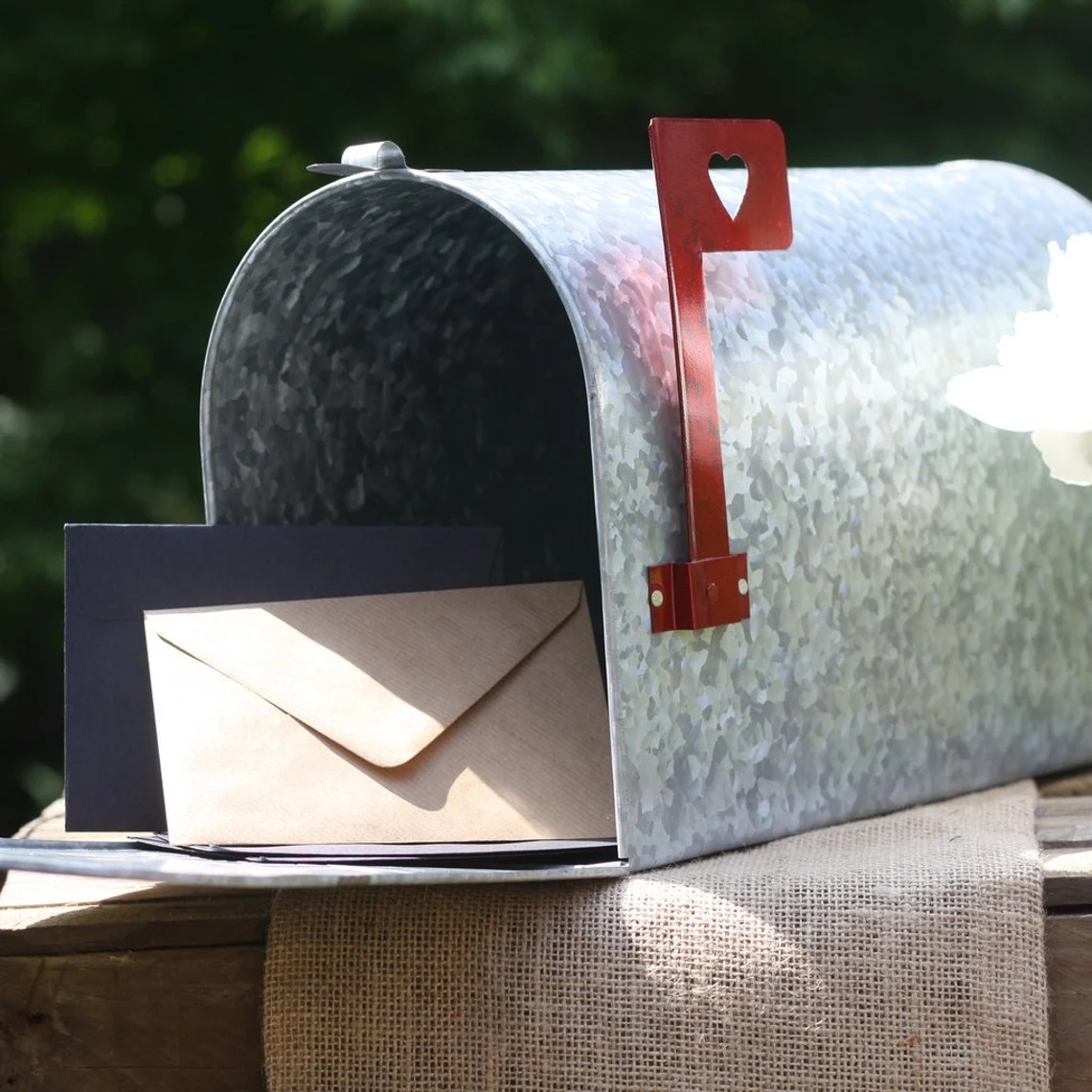 Custom Logo American Style Wedding Mailbox Postbox Cards Box Metal with Red Heart Flag