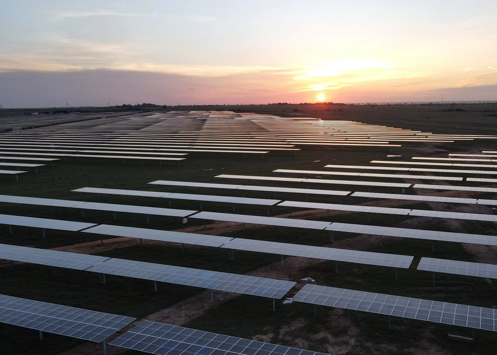 74 M Solar Tracking System Back Tracking Axis Solar Tracker With Worm Gear