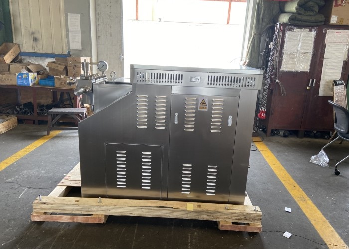 1700kg Capacity 55KW 7000L/H Dairy Homogenizer For Dairy Processing