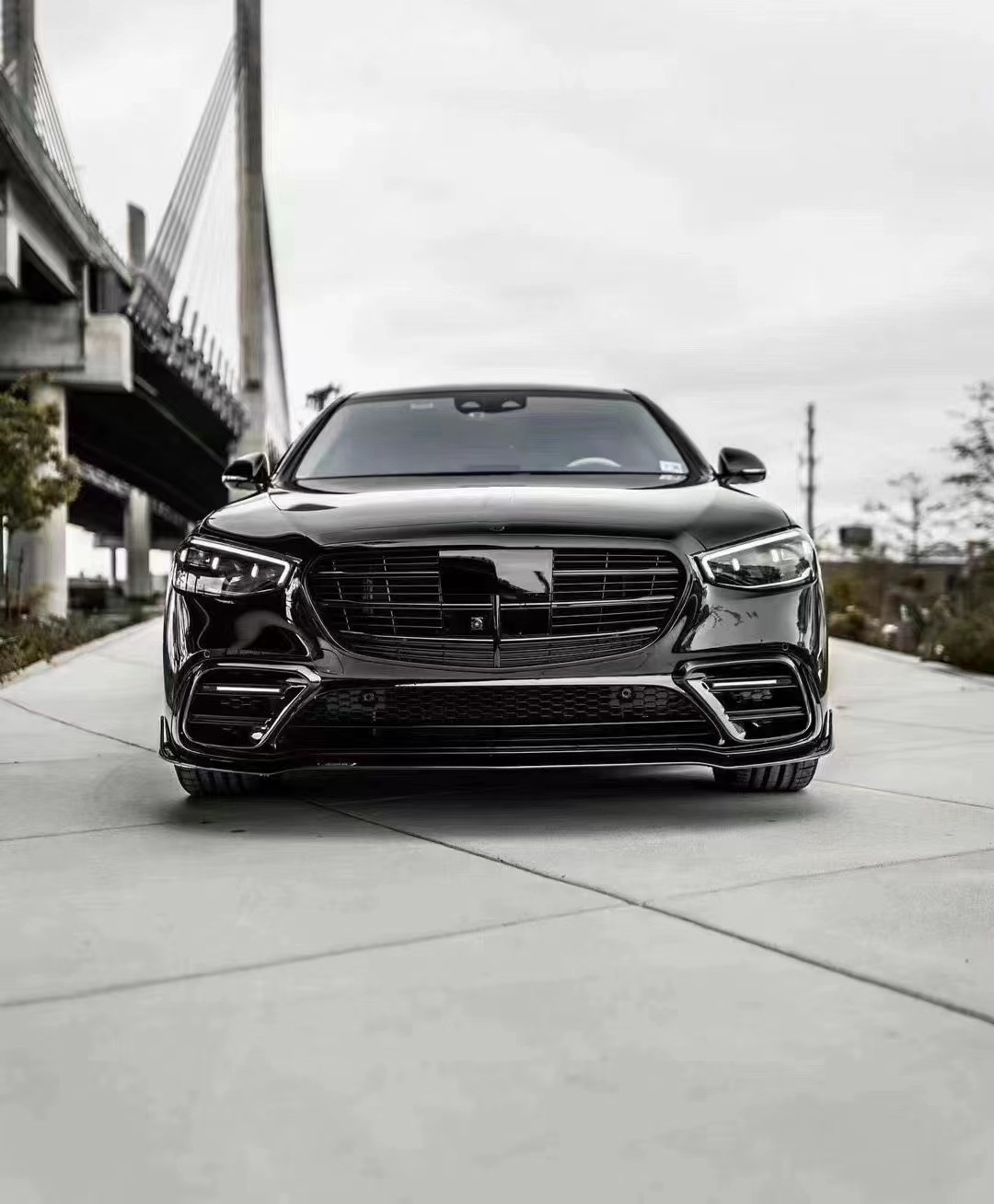 For Mercedes S-Class W223 S400 S450 Carbon Fiber Body Kit W223 Maybach Upgraded BUS Style Front Shovel Diffuser Spoiler