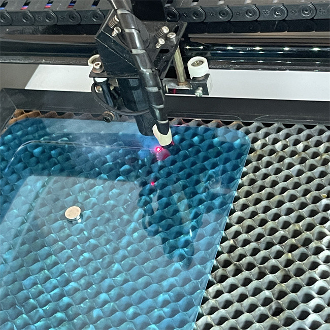 Daqin Mobile Phone 3D Tempered Glass Screen Protector Laser Cutting Machine With Constant Updates