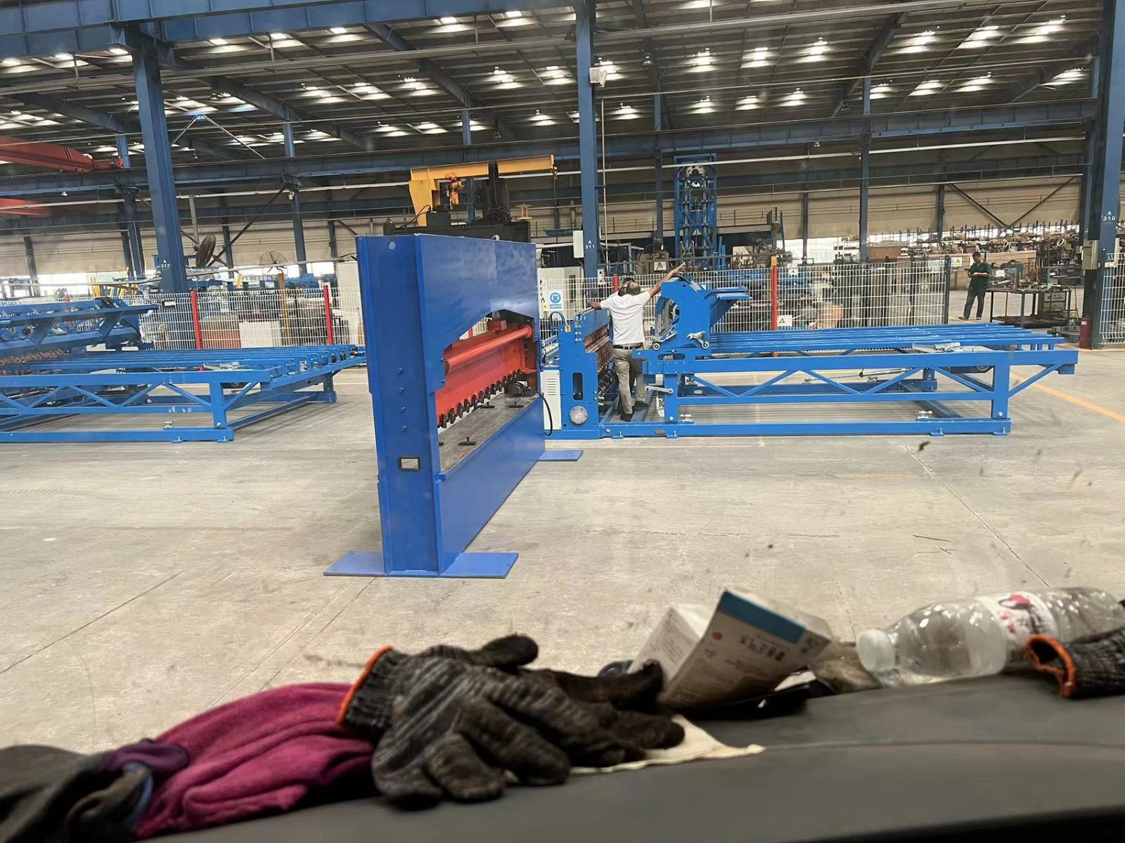 wire mesh bender