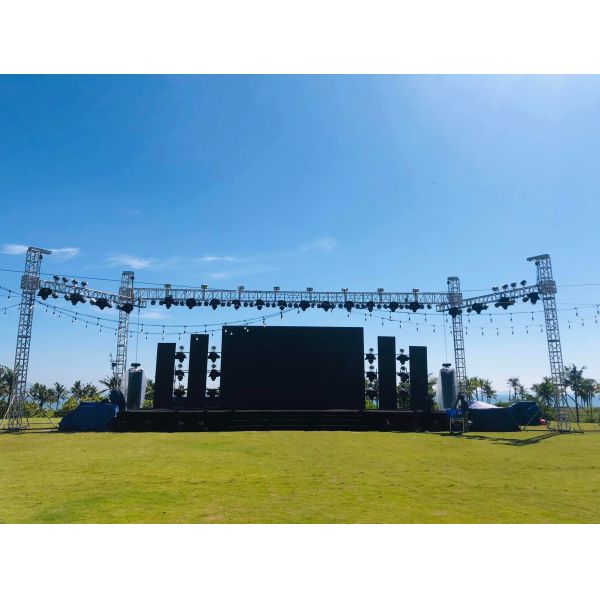 RGB Perimeter Led Screen Video Wall Panels Quick Lock 1000*1000mm