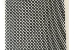 Wholesale Strong Strength ISO9001 1.5mm Strand Diamond Shaped Steel Mesh from china suppliers