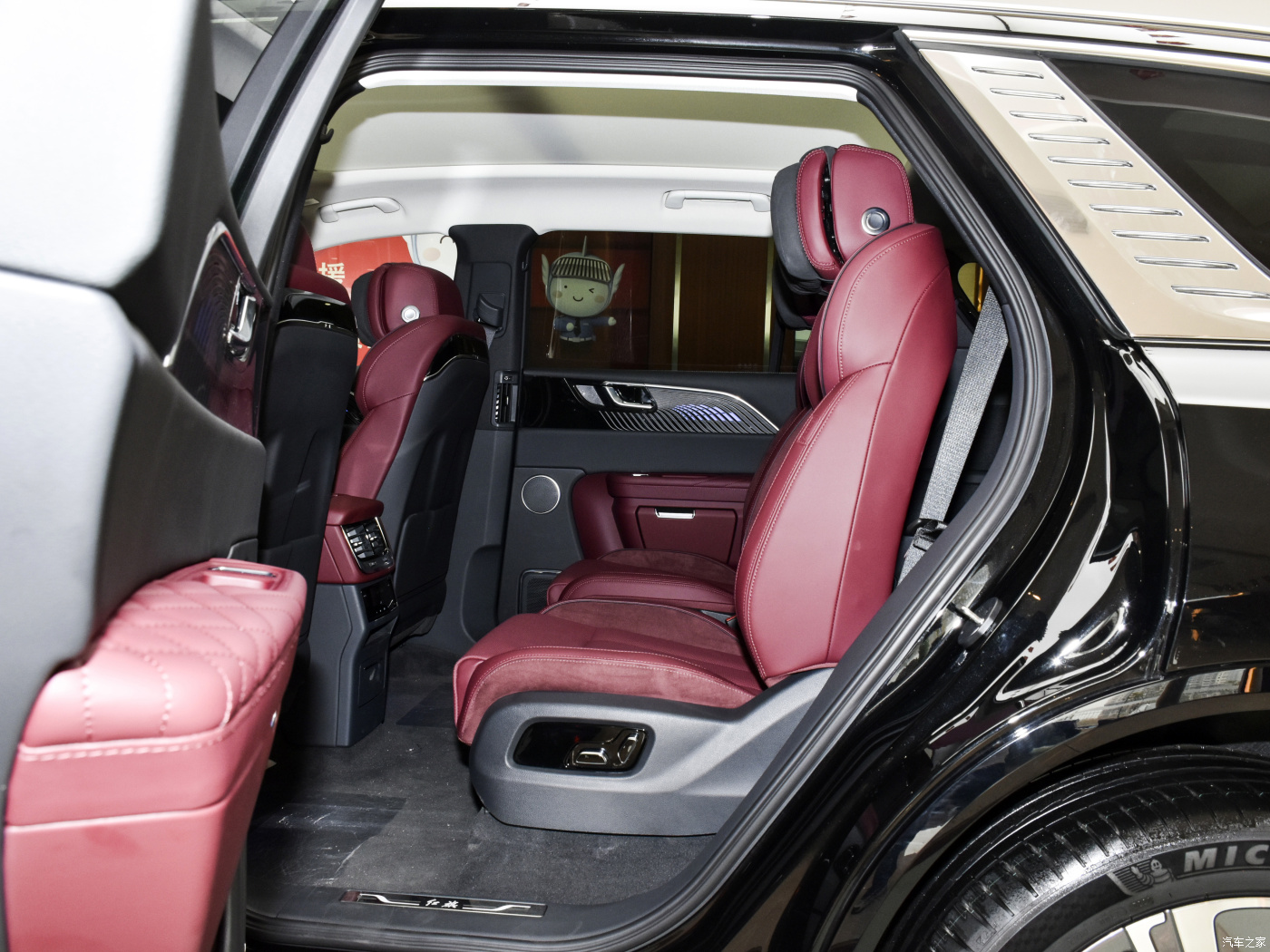The Chinese-made Hongqi E-HS9, a five-door, six-seat new-energy large SUV, has a range of 460 kilometers