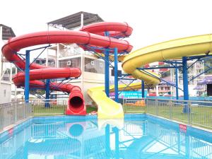 Wholesale SGS Approval Huge Combined Theme Park Adult Water Slides In Water Parks from china suppliers
