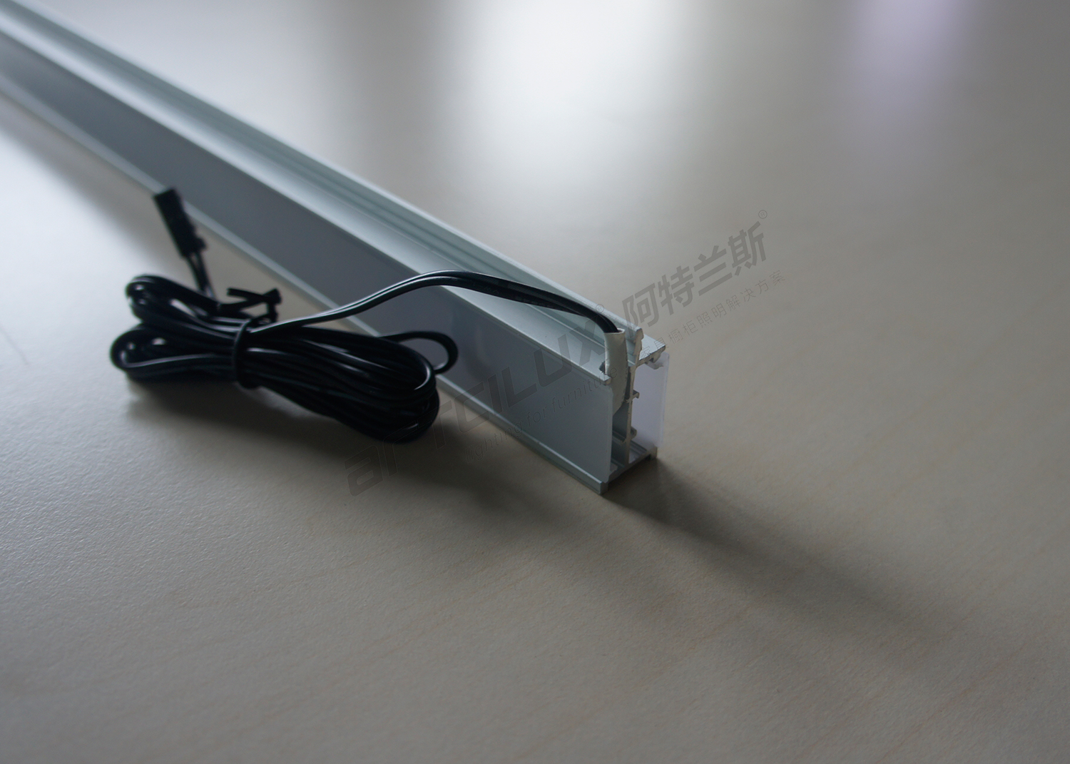 Modern Furniture LED Shelf Light Kit with Recessed Style Clip Mounting A2600