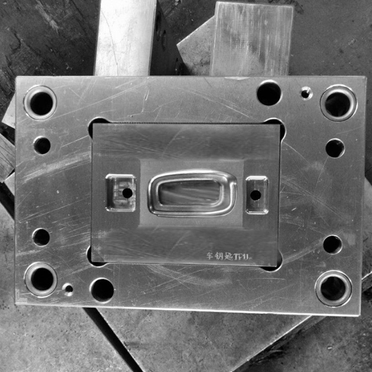 0.01-0.1mm Precision Plastic Injection Molding Of Car Keycase Auto Parts Injection Molding Services