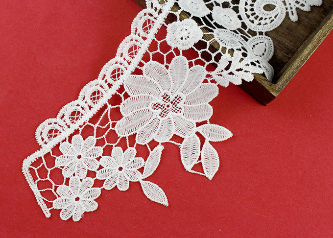 White Embroidery Guipure Lace Collar Applique With DTM Poly Milk Silk Azo Free