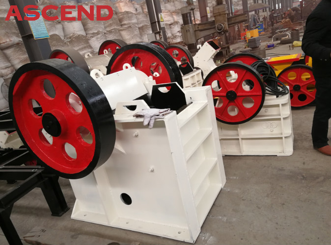Granite Rock Stone Chip Crusher PE600x900 Crushing Breaker Jaw Machine