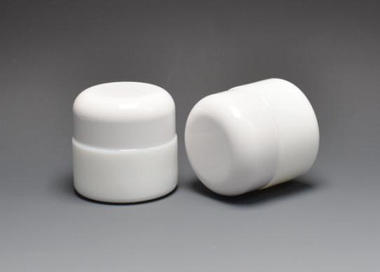 Wholesale Porcelain Jade 0.5OZ 15ml White Opal Glass Cosmetic Jars With Dome Cap