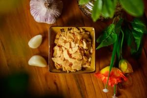 Wholesale Delicious Natural Fresh Crispy Fried Garlic Flakes from china suppliers