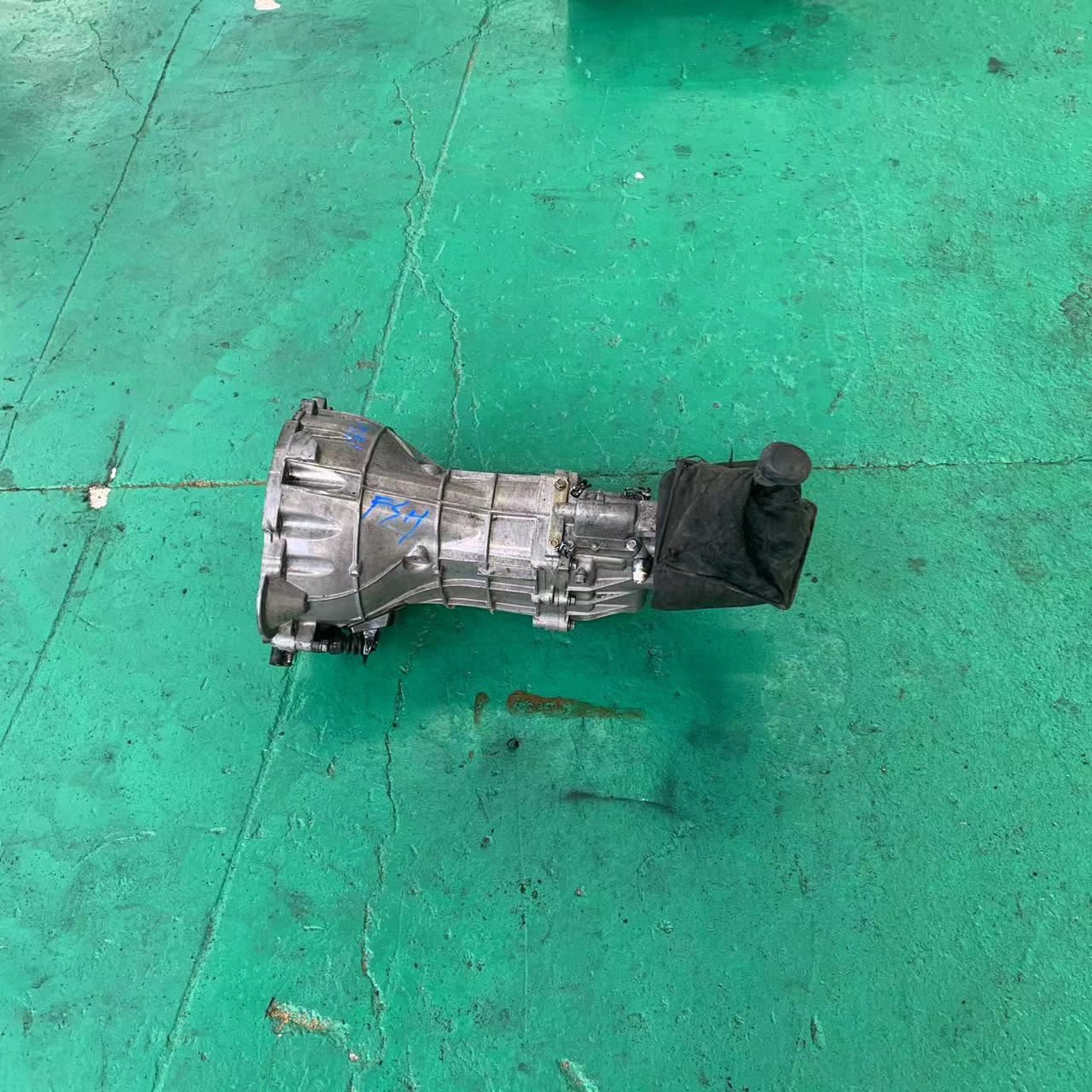 2.0L Displacement Used Gearbox For ISUZU Pickup Truck 4JB1 4x4 4x2