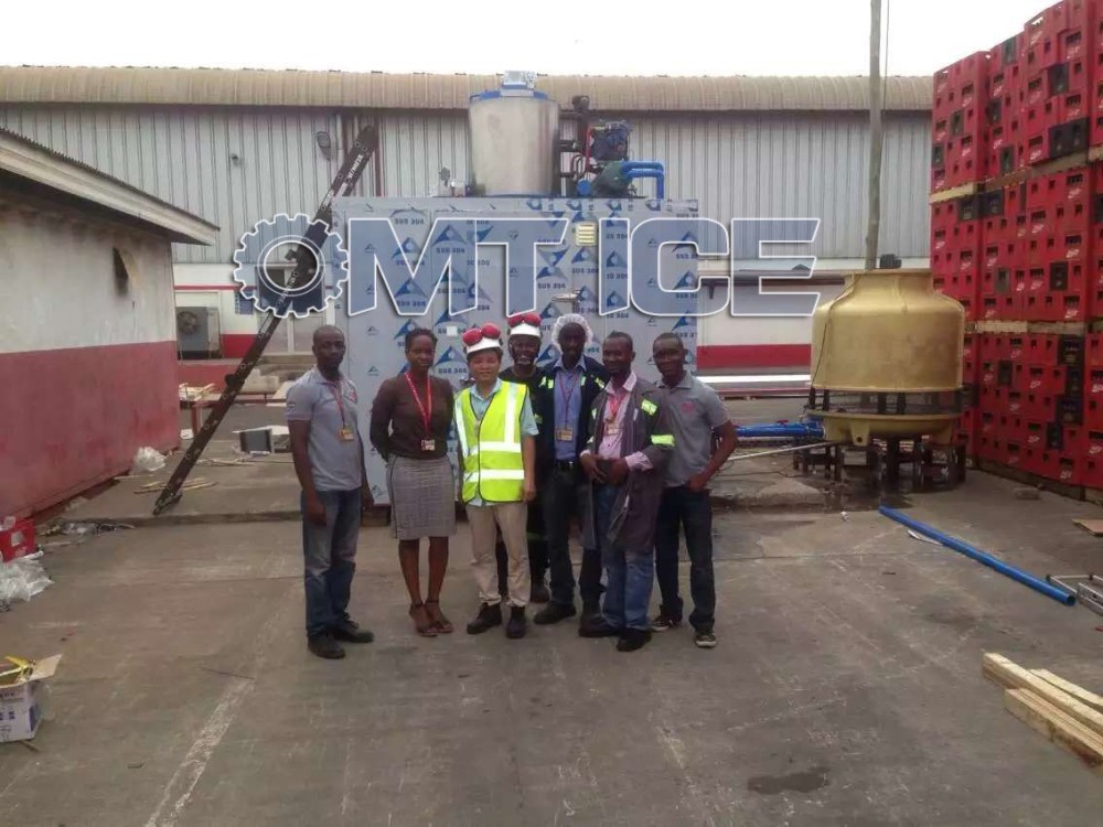 400kg Commercial Ice Flaker Machine With Ice Storage Bin And Siemens PLC Control System