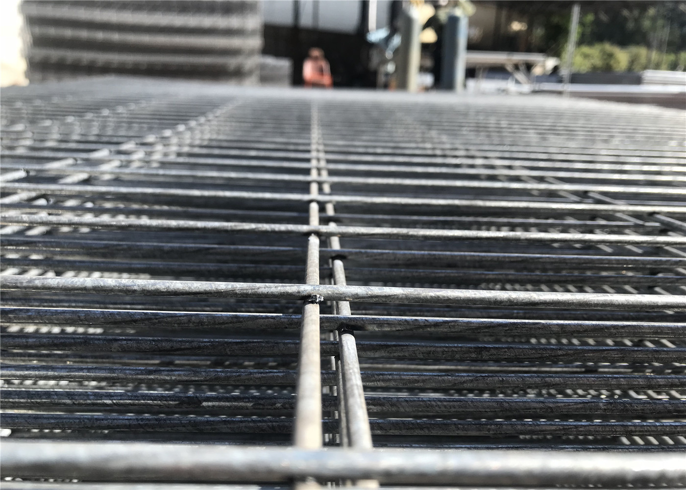 RAL 2009 Powder Coated Temporary Fencing Panels OD 32mm x 1.4mm Mesh 6cmx15cm diameter 3.2mm