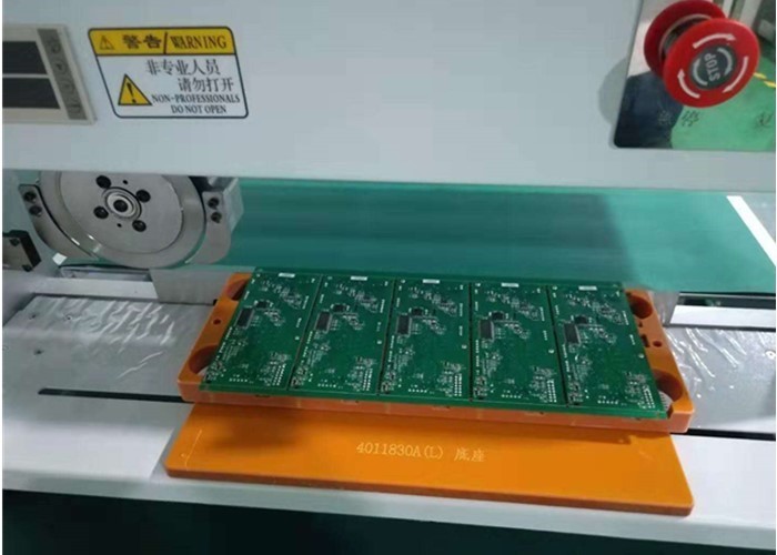 60W SMT PCB Board Cutting Machine 600mm Traveling Distance With Light Curtain