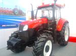 130hp Four Wheel Drive Tractor , 2300r/Min Wheel Horse Lawn Tractor