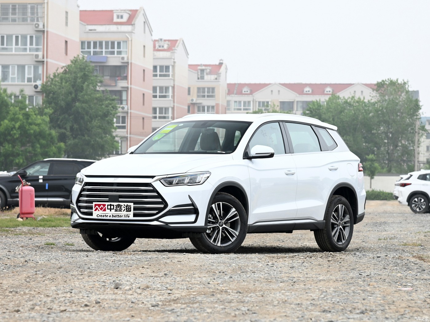 Grey Color Hybrid Sedans Luxurious Version New Energy Vehicles