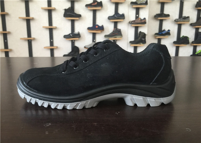 Lapped Seam Black Work Shoes Lining Stamp With Machine Sewn Construction