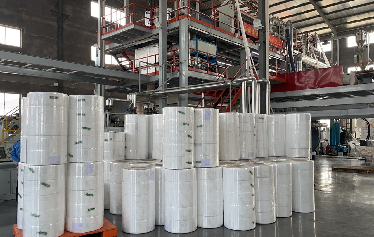 Customized PP Spunbond Non Woven Fabric Rolls Plastic Bag Free Sample Available