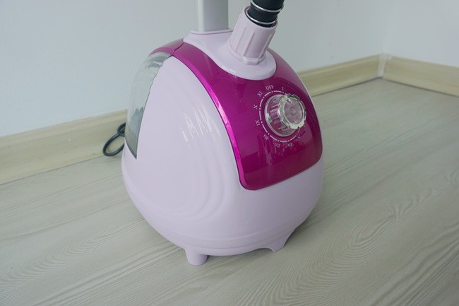 1.8 L Water Tank Capacity Hanging Garment Steamer Floor Standing Garment Iron