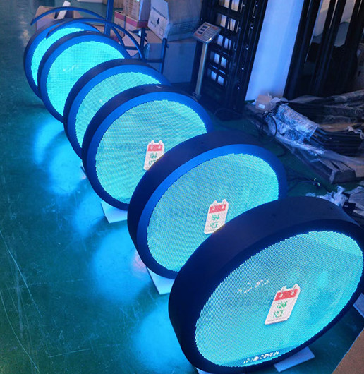 Outdoor P4mm HD LED Display Circular Advertising Screen with Front Maintenance Method Diameter 60CM