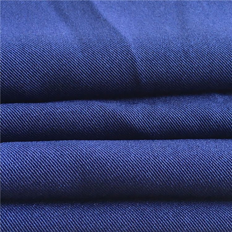 100% Polyester 220D Twisted Twill Woven Gabardine Fabric in Workshop Uniform Cloth