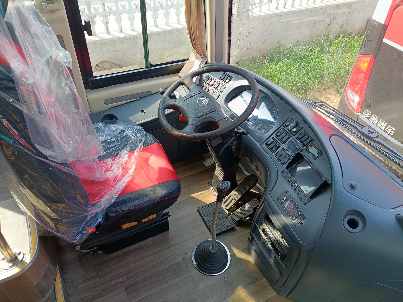 Customized 11M Coach Bus with Good Condition and Seats 31 50 in Various Colors