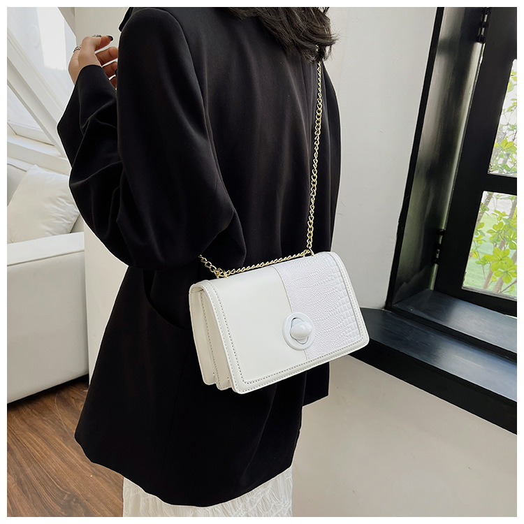 0.65kg Lightweight PU Polyester Mano Chain Bags Designer Purses for Fashionable Look