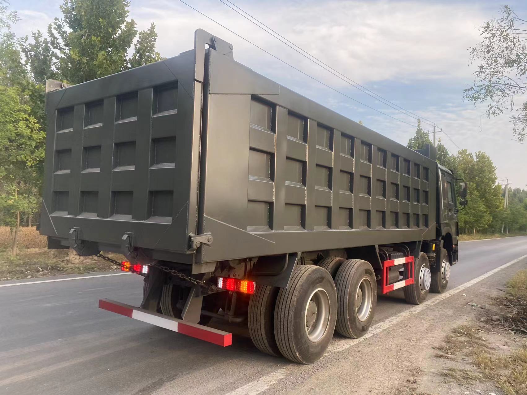 11-20T Load Capacity Manual Air Conditioner Used SINO HOWO 8*4 Heavy-duty Dump Truck