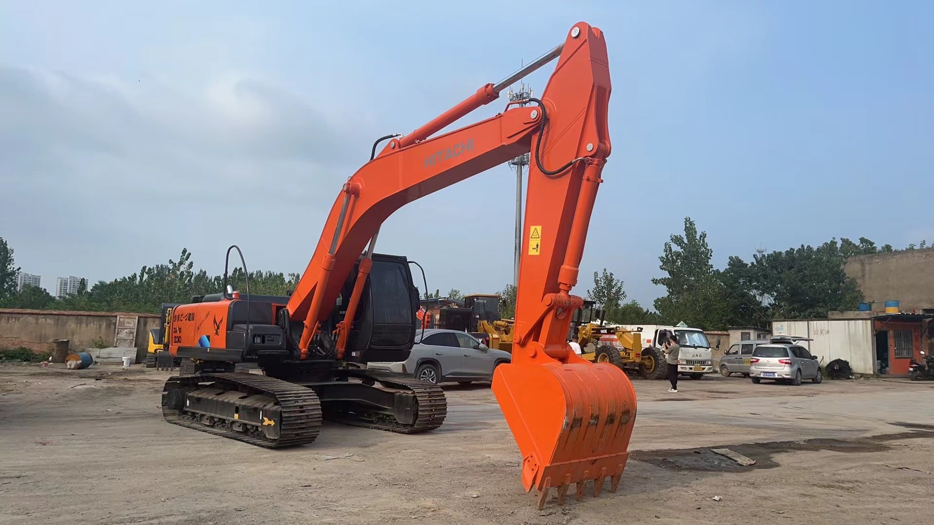 Orignal 125KW Used Hitachi ZX230 Crawler Excavator 125KW RATED POWER