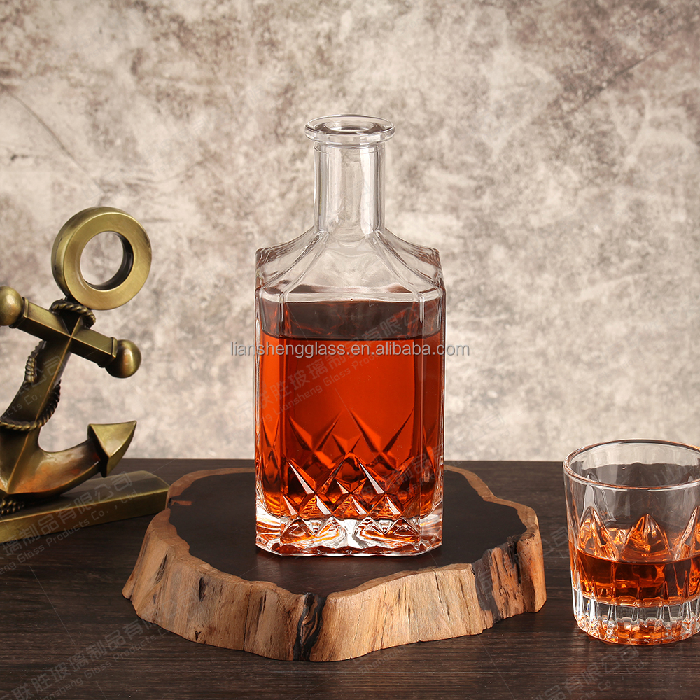 Custom Size Accepted 500ml Amber Glass Bottle for Vodka and Wine Customized Bottle Color