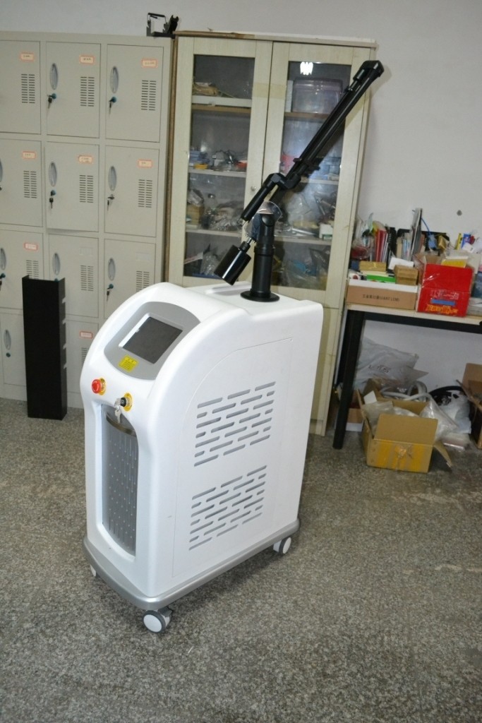 1064nm And 532nm Q Switched ND YAG Laser Beauty Care Equipment Single Pulse 800mj