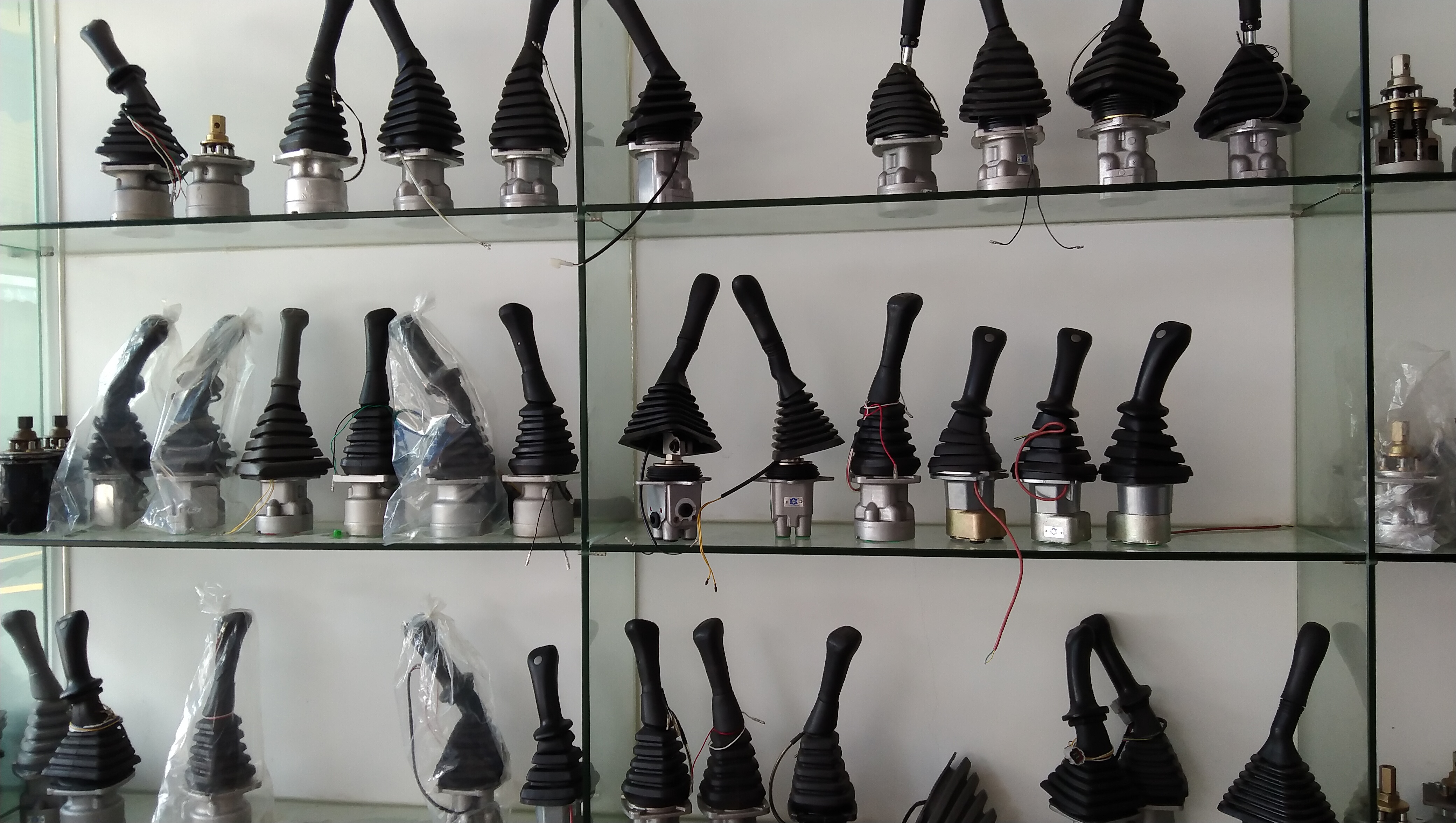 Excavator Machinery Spare Parts Universal Joystick Assembly With Handle Control