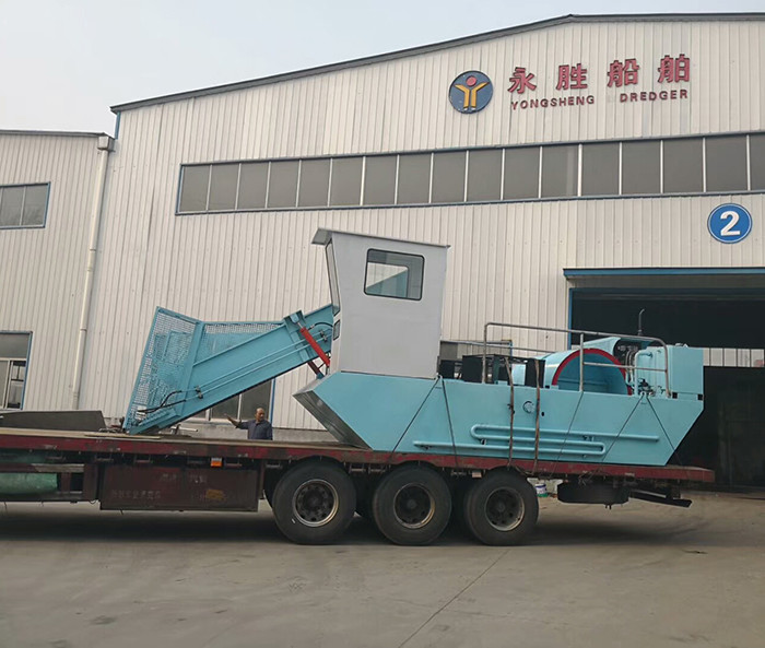8 Cubic Capacity Small Lake Weed Harvester Used To Collect And Clean River Water Plants